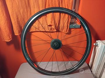 ruota posteriore bici da corsa 