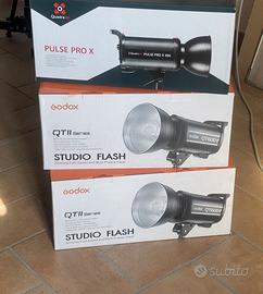 Tre flash da studio 600 Ws – Godox/Quadralite