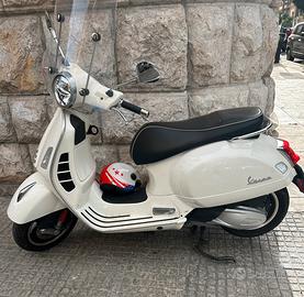 Vespa 300 gts hpe
