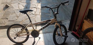 bicicletta bmx 