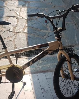 bicicletta bmx 