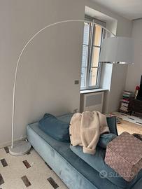 Lampada da terra base in marmo