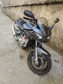 Yamaha FZS 1000 Fazer - 2006 con 20790km