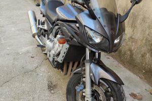 Yamaha FZS 1000 Fazer - 2006 con 20790km