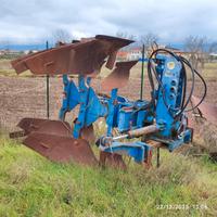 Aratro bivomere usato pietro moro