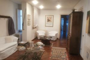 Due stanze luminose in studio legale