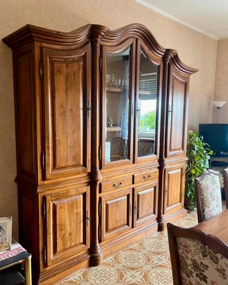 Sala completa in legno massello stile classico