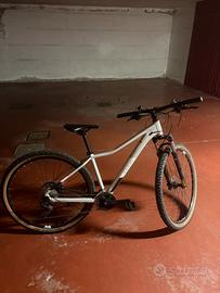 MTB Cube bianco M ruota 29