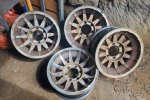 TOYOTA LAND CRUISER CERCHI IN LEGA DA 16