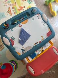 Tavolino multiattivita con lavagna
