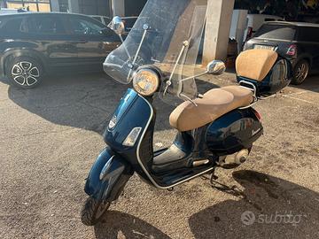 Vespa gts 250