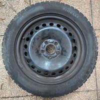 Pneumatici Pirelli invernali con cerchi