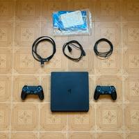 Ps4 slim + 2 controller + 15 giochi