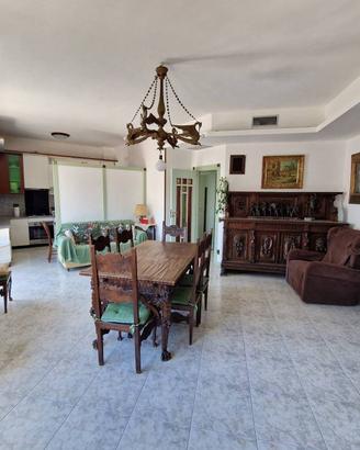 Stanza in appartamento di 70 m² a Napoli
