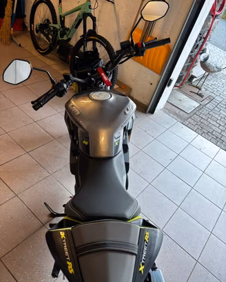 UM Xtreet RS125