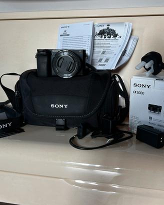 SONY ALPHA 6000 + 16-50 mm + borsa Sony