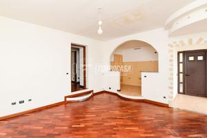 TRILOCALE AL PRIMO PIANO CON VERANDA!!