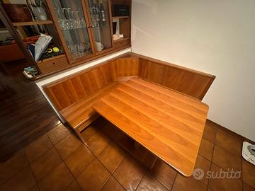 Tavolo con panca angolare