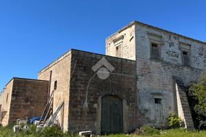 CASA INDIPENDENTE A LEQUILE