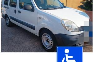 Renault CON PEDANA PER DISABILI