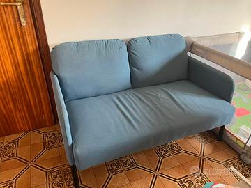 divani 2 posti in tessuto 60€   120€ per due