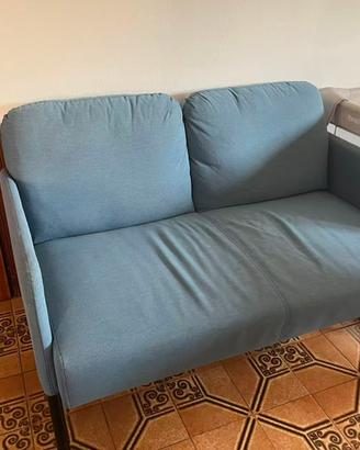 divani 2 posti in tessuto 60€   120€ per due