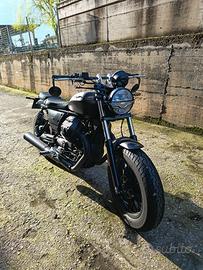 Moto Guzzi v9 bobber nera  