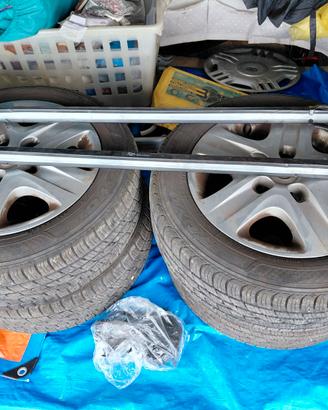 Treno di gomme TOYO giapponesi 185-60-R15-84H