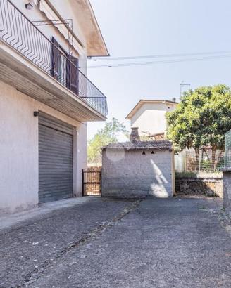 5 LOCALI A BLERA
