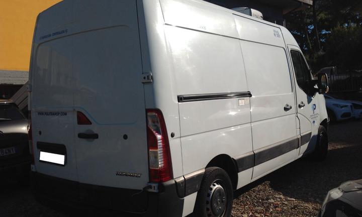 Renault Master 2.3 dCi Frigo incidentato