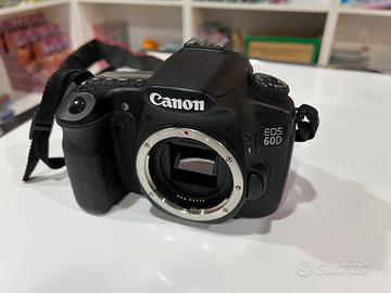 Canon EOS 60D corpo + Batteria caricatore