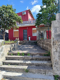 Privato appartamenti piu' capannone