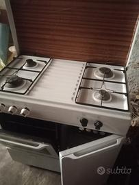 Cucina Elettrozeta 4 fuochi con forno a gas