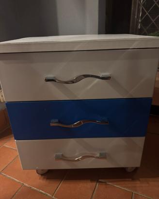 cassettiera in legno massello bianca e blu