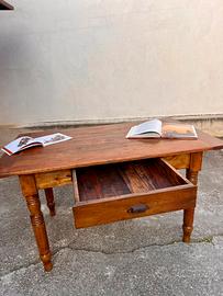 Tavolo scrivania in legno massello con cassetto