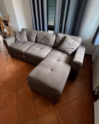 Divano letto con penisola Mondo Convenienza usato