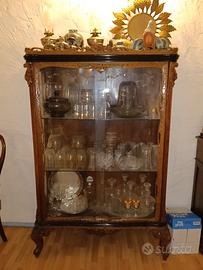 vetrinetta stile Chippendale
