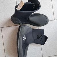 Calzari e guanti da sub