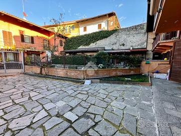 CASA SEMINDIPENDENTE A RIVOLI