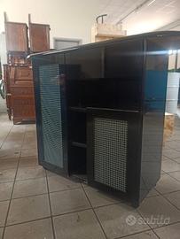 mobiletto nero sala o ingresso