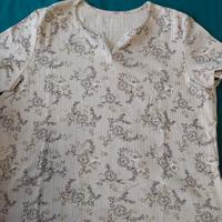 Camicia con disegno floreale