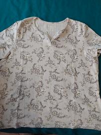 Camicia con disegno floreale