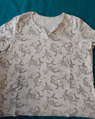 Camicia con disegno floreale