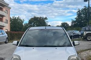 Ford Fiesta 1.4 TDCi Titanium  per Neopatentati