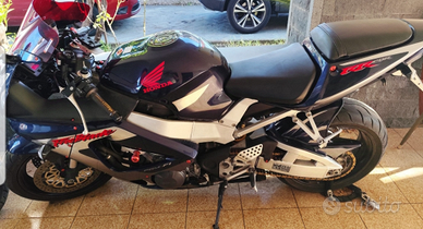 Honda cbr 900 rr