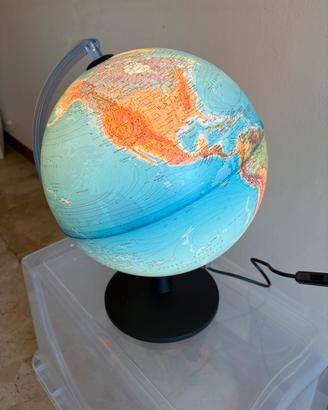 Mappamondo luminoso
