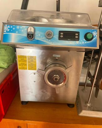 Tritacarne refrigerato + banco vendita