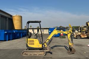 MINIESCAVATORE YANMAR VIO 27