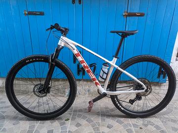 bicicletta MTB Trek X Caliber 8 