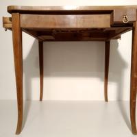 Tavolo da gioco quadrato con cassetti